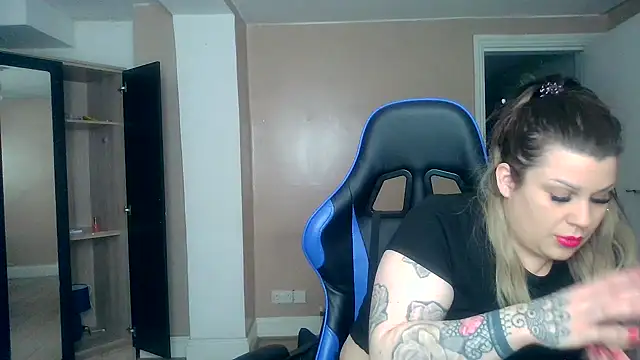 Snapshot of vanillachocduo chatting on 03/12/25, 10:37 vanillachocduo online show from 03/12/25, 10:37