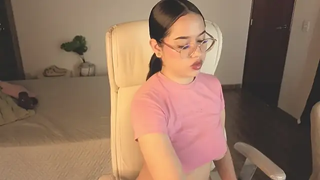 Renaxi Smith online show from 11/01/25, 08:00