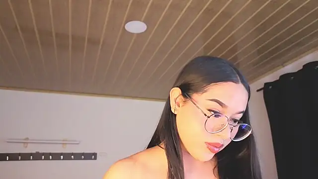 Renaxi Smith online show from 03/28/26, 07:35