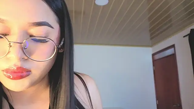 Renaxi Smith online show from 04/14/26, 07:42