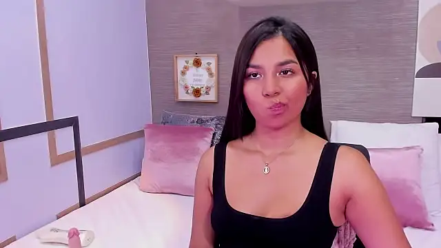 CharlotteGraay online show from 02/13/25, 07:56