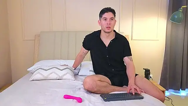 mr danni online show from 05/11/26, 07:33