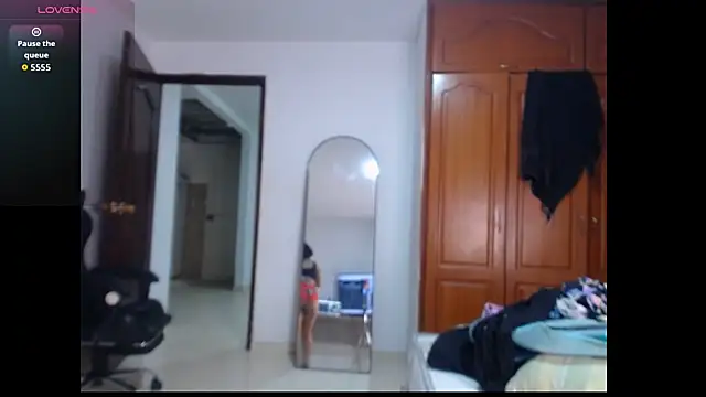 Snapshot of leslycarsson chatting on 10/08/25, 11:02 leslycarsson online show from 10/08/25, 11:02