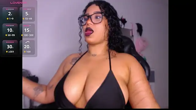 Snapshot of leslycarsson chatting on 11/06/25, 02:01 leslycarsson online show from 11/06/25, 02:01