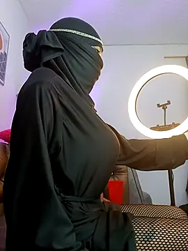 Snapshot of azahara_faraah chatting on 11/01/25, 04:31 azahara faraah online show from 11/01/25, 04:31