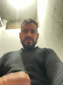 leonardohot1987 online show from 01/11/25, 05:18