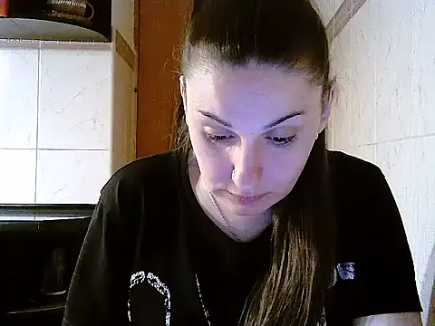 Yuliia30 online show from 04/08/26, 04:40