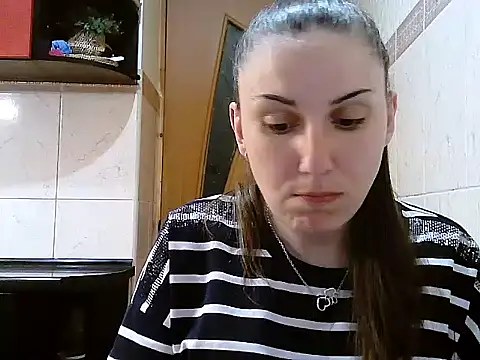 Snapshot of Yuliia30 chatting on 04/21/26, 05:50 Yuliia30 online show from 04/21/26, 05:50