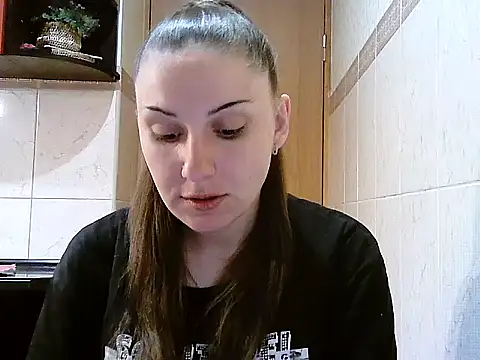 Snapshot of Yuliia30 chatting on 04/24/26, 04:53 Yuliia30 online show from 04/24/26, 04:53