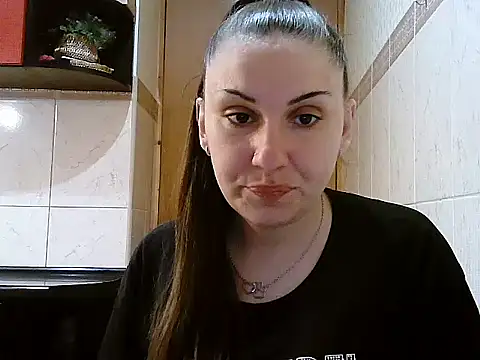 Snapshot of Yuliia30 chatting on 04/25/26, 04:26 Yuliia30 online show from 04/25/26, 04:26