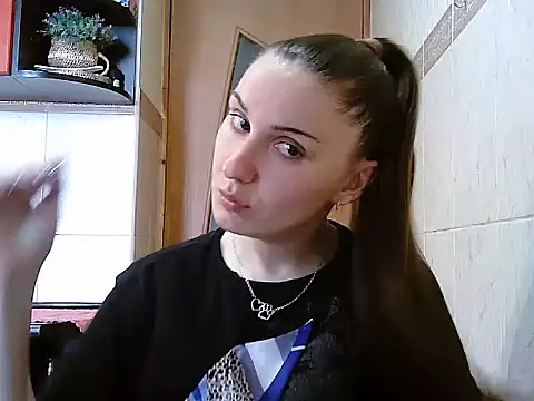 Snapshot of Yuliia30 chatting on 05/01/26, 02:10 Yuliia30 online show from 05/01/26, 02:10