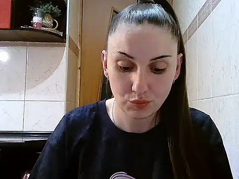 Snapshot of Yuliia30 chatting on 05/02/26, 04:12 Yuliia30 online show from 05/02/26, 04:12