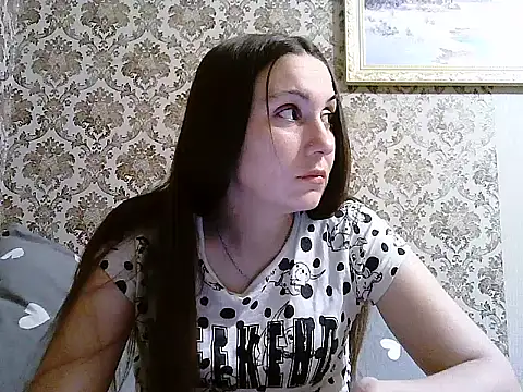 Snapshot of Yuliia30 chatting on 05/20/26, 04:13 Yuliia30 online show from 05/20/26, 04:13