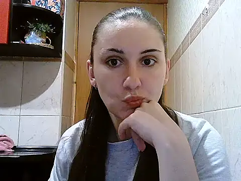 Snapshot of Yuliia30 chatting on 05/23/26, 04:55 Yuliia30 online show from 05/23/26, 04:55