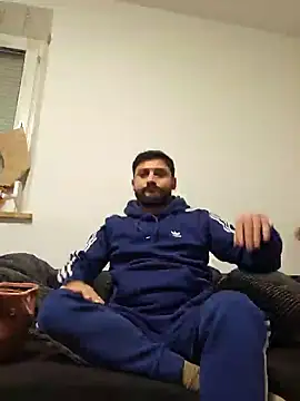 Snapshot of Mehmet2304 chatting on 01/09/25, 10:31 Mehmet2304 online show from 01/09/25, 10:31