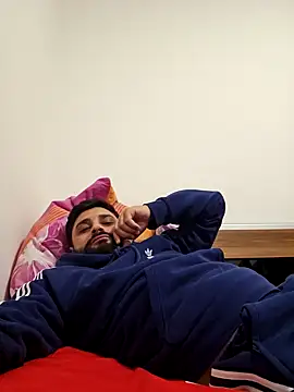 Snapshot of Mehmet2304 chatting on 01/10/25, 01:32 Mehmet2304 online show from 01/10/25, 01:32