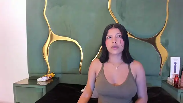 Salmaportman69 online show from 10/26/25, 03:45