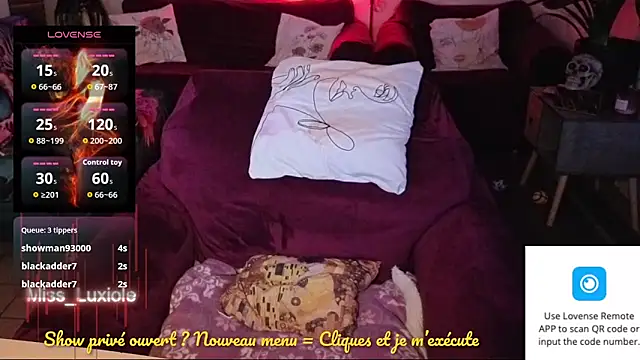 Snapshot of Miss_luxiole chatting on 10/22/25, 11:15 Miss luxiole online show from 10/22/25, 11:15