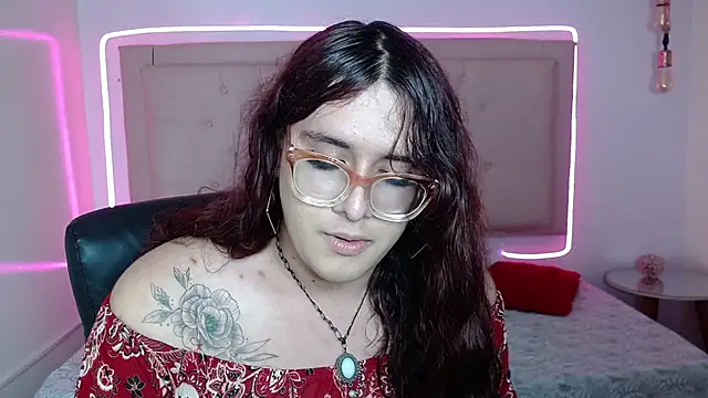Snapshot of kathepickmanx chatting on 10/19/25, 03:40 kathepickmanx online show from 10/19/25, 03:40