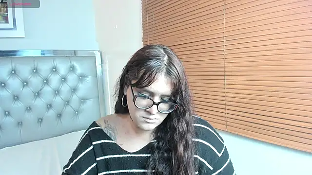 Snapshot of kathepickmanx chatting on 06/13/26, 03:48 kathepickmanx online show from 06/13/26, 03:48