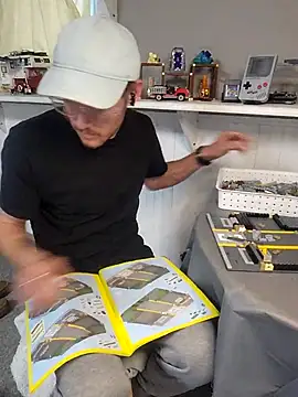 Snapshot of SoxxyNsh chatting on 10/27/25, 08:57 SoxxyNsh online show from 10/27/25, 08:57