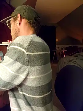 Snapshot of SoxxyNsh chatting on 11/18/25, 05:01 SoxxyNsh online show from 11/18/25, 05:01