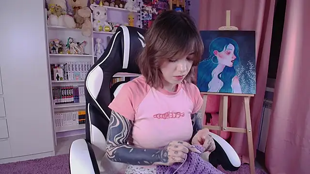 Snapshot of Catharsisi chatting on 01/16/25, 03:35 Catharsisi online show from 01/16/25, 03:35