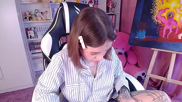 Snapshot of Catharsisi chatting on 01/25/25, 06:35 Catharsisi online show from 01/25/25, 06:35