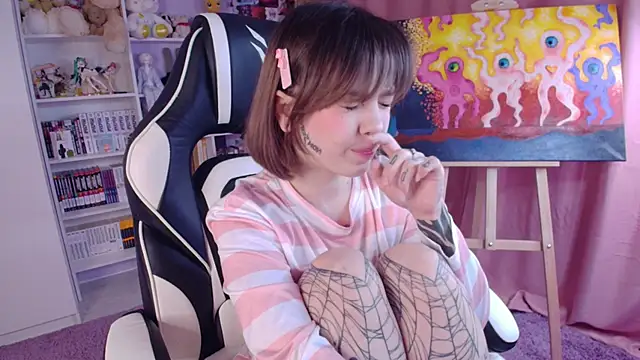 Snapshot of Catharsisi chatting on 01/28/25, 03:14 Catharsisi online show from 01/28/25, 03:14