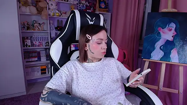 Snapshot of Catharsisi chatting on 02/14/25, 05:46 Catharsisi online show from 02/14/25, 05:46