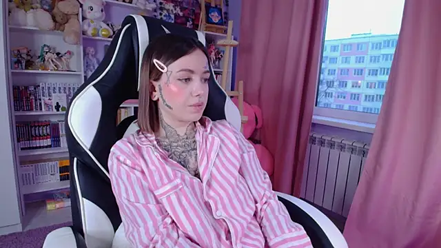 Snapshot of Catharsisi chatting on 02/22/25, 02:52 Catharsisi online show from 02/22/25, 02:52