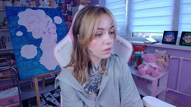 Snapshot of Catharsisi chatting on 09/24/25, 03:04 Catharsisi online show from 09/24/25, 03:04