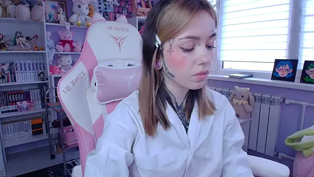 Snapshot of Catharsisi chatting on 10/03/25, 01:52 Catharsisi online show from 10/03/25, 01:52