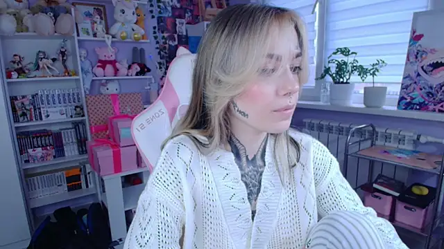 Snapshot of Catharsisi chatting on 11/09/25, 12:14 Catharsisi online show from 11/09/25, 12:14