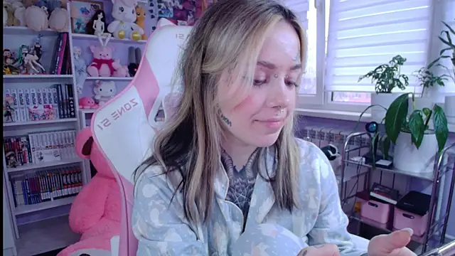 Snapshot of Catharsisi chatting on 12/01/25, 12:21 Catharsisi online show from 12/01/25, 12:21