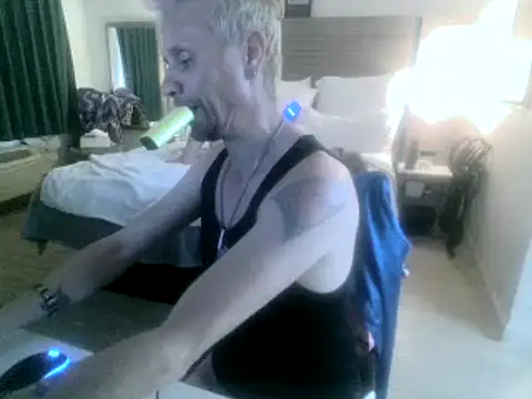 AQuickPhyx online show from 02/03/25, 10:00