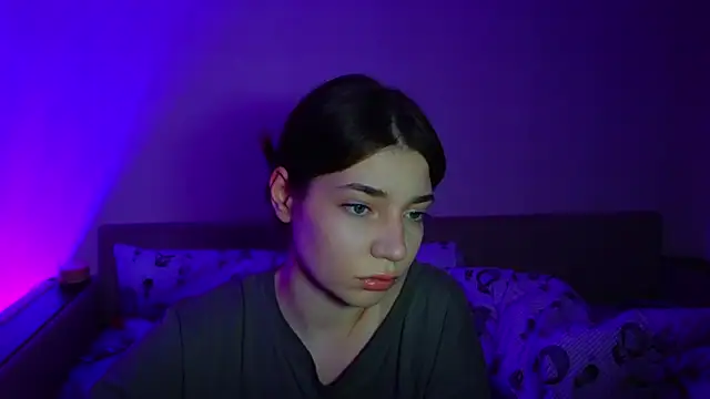 Snapshot of CassJonn chatting on 12/01/25, 04:23 CassJonn online show from 12/01/25, 04:23