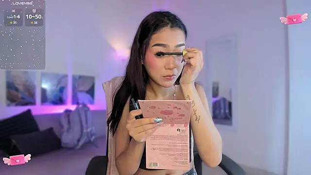 Snapshot of Kathe_slim chatting on 11/20/25, 04:18 Kathe slim online show from 11/20/25, 04:18