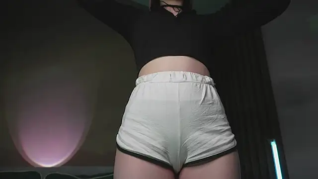 milasmiu online show from 02/13/25, 06:05