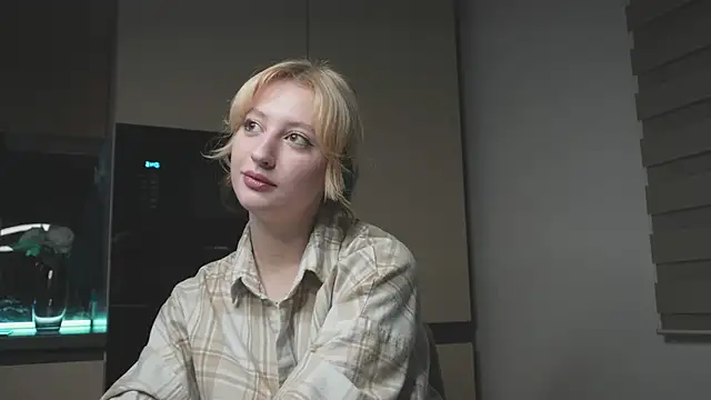 milasmiu online show from 02/21/25, 03:54