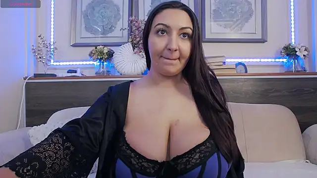 Snapshot of BustyEva_ chatting on 03/19/25, 10:33 BustyEva online show from 03/19/25, 10:33