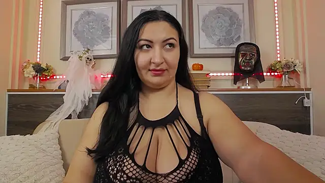 Snapshot of BustyEva_ chatting on 10/31/25, 04:46 BustyEva online show from 10/31/25, 04:46