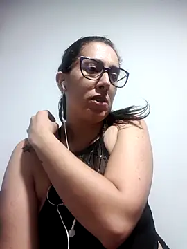 Snapshot of CHARLOTTE_1711 chatting on 11/07/25, 04:23 CHARLOTTE 1711 online show from 11/07/25, 04:23