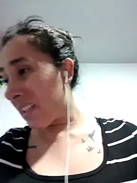 Snapshot of CHARLOTTE_1711 chatting on 11/09/25, 06:23 CHARLOTTE 1711 online show from 11/09/25, 06:23