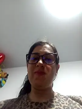 Snapshot of CHARLOTTE_1711 chatting on 12/05/25, 04:43 CHARLOTTE 1711 online show from 12/05/25, 04:43