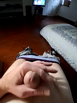 Snapshot of William1941 chatting on 10/21/25, 04:19 William1941 online show from 10/21/25, 04:19