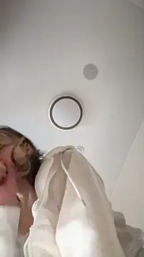 Snapshot of Mary_Leaf chatting on 11/08/25, 10:26 Mary Leaf online show from 11/08/25, 10:26