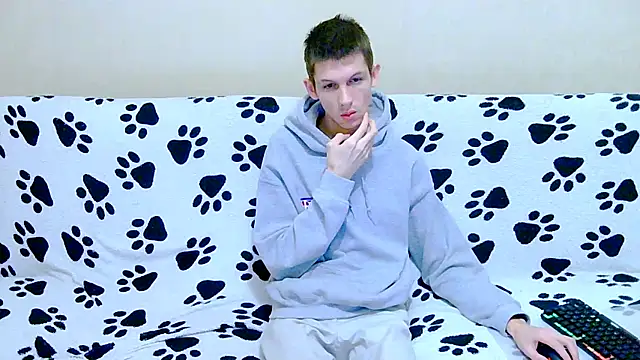 Lester Broo online show from 02/05/26, 06:07