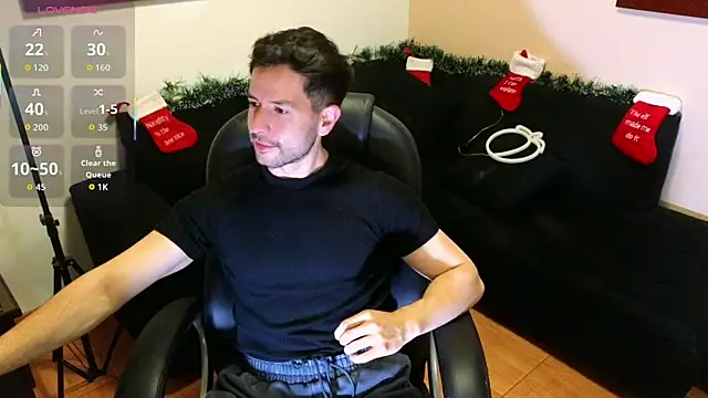 Snapshot of hairyncuteass chatting on 11/16/25, 01:33 hairyncuteass online show from 11/16/25, 01:33