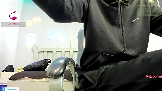 Snapshot of HarolddXL chatting on 12/04/25, 01:31 HarolddXL online show from 12/04/25, 01:31